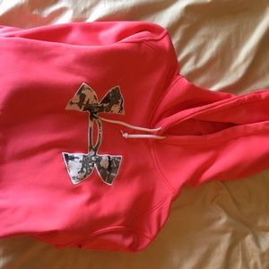 Medium women’s Under Armour Hoodie